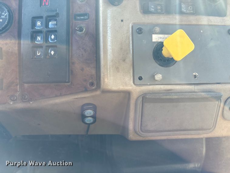 image for item DJ7936 2006 Peterbilt 335 dump truck