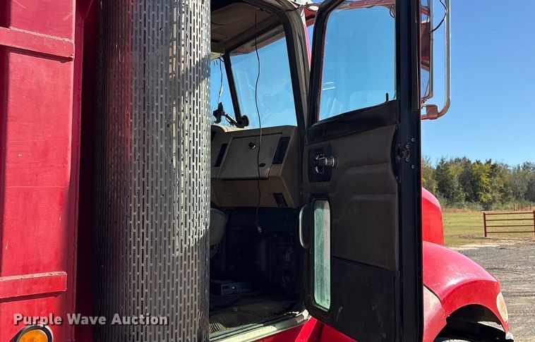 image for item DJ7936 2006 Peterbilt 335 dump truck