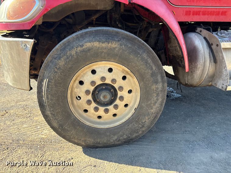 image for item DJ7936 2006 Peterbilt 335 dump truck