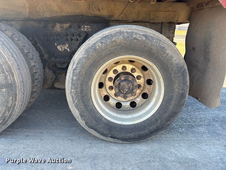 image for item DJ7936 2006 Peterbilt 335 dump truck