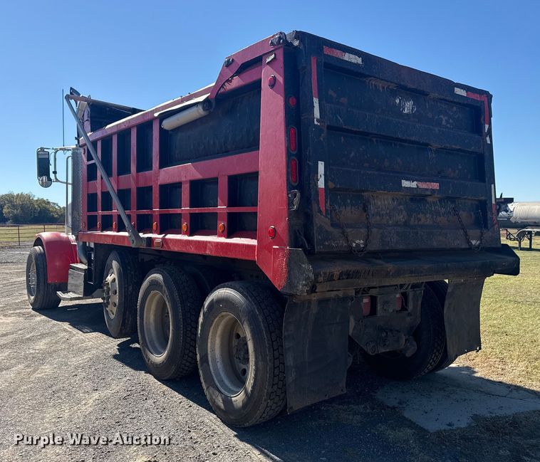 image for item DJ7937 2006 Peterbilt 378 dump truck
