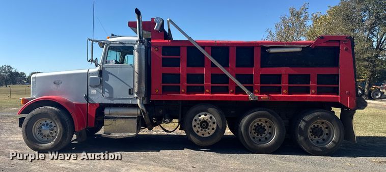 image for item DJ7937 2006 Peterbilt 378 dump truck