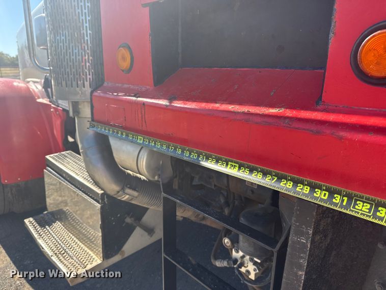 image for item DJ7937 2006 Peterbilt 378 dump truck