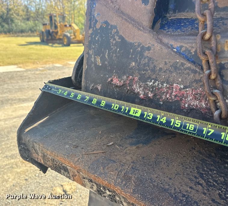 image for item DJ7937 2006 Peterbilt 378 dump truck