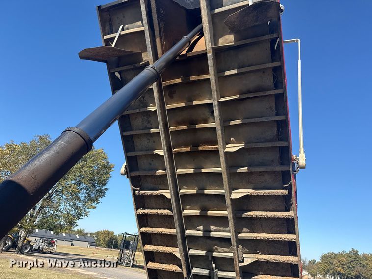 image for item DJ7937 2006 Peterbilt 378 dump truck