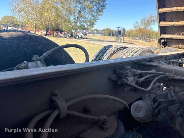 image for item DJ7937 2006 Peterbilt 378 dump truck