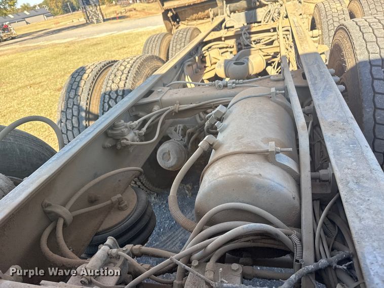 image for item DJ7937 2006 Peterbilt 378 dump truck