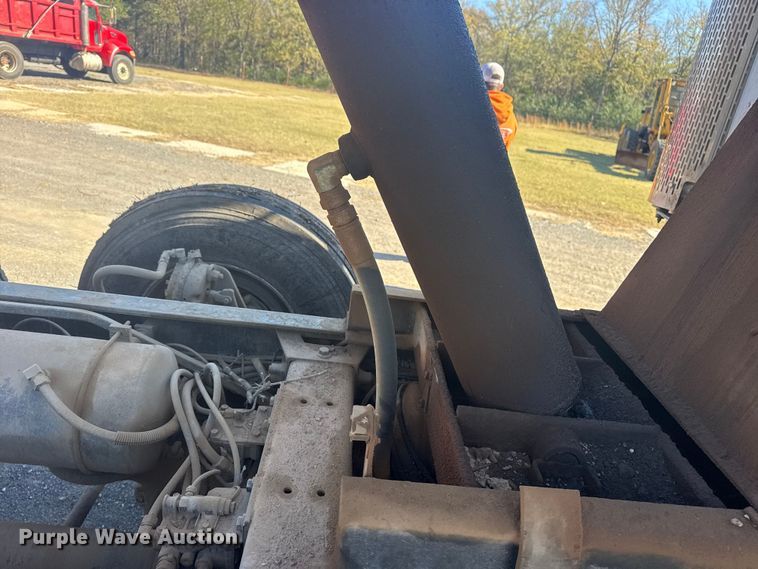 image for item DJ7937 2006 Peterbilt 378 dump truck