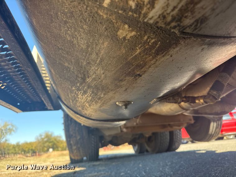 image for item DJ7937 2006 Peterbilt 378 dump truck