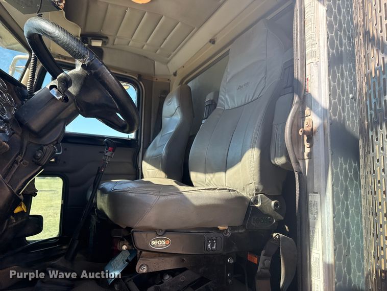 image for item DJ7937 2006 Peterbilt 378 dump truck