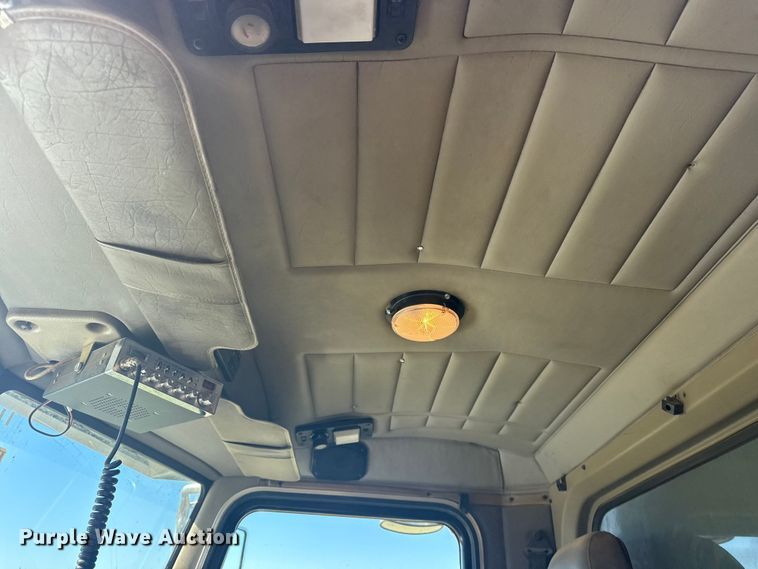 image for item DJ7937 2006 Peterbilt 378 dump truck