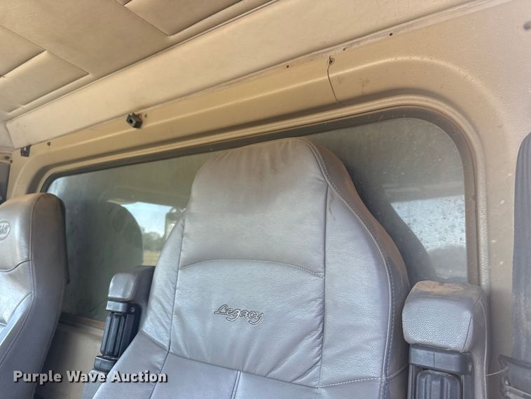 image for item DJ7937 2006 Peterbilt 378 dump truck