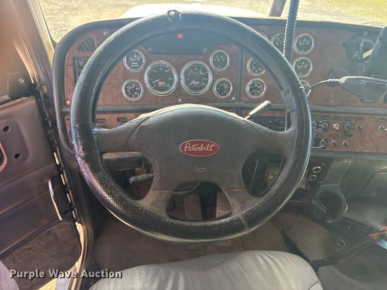 image for item DJ7937 2006 Peterbilt 378 dump truck