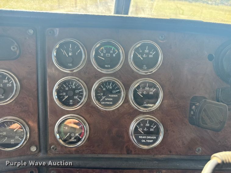 image for item DJ7937 2006 Peterbilt 378 dump truck