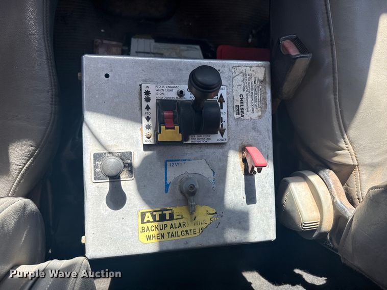 image for item DJ7937 2006 Peterbilt 378 dump truck