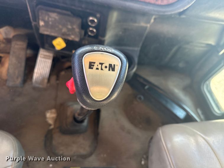 image for item DJ7937 2006 Peterbilt 378 dump truck