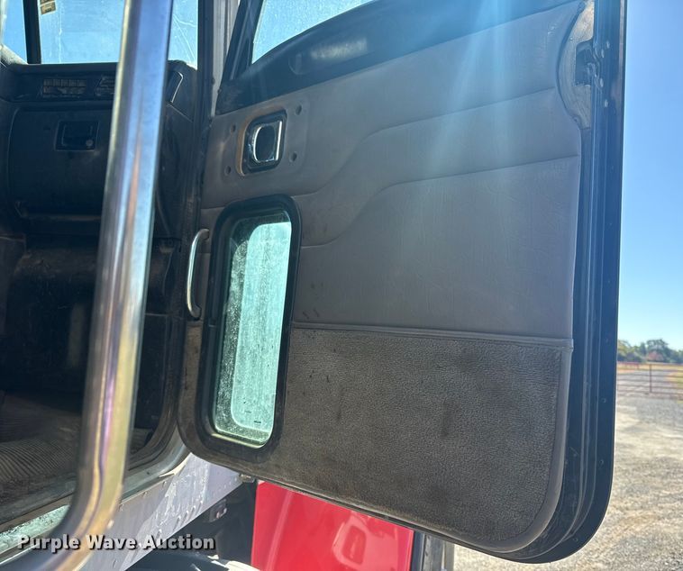 image for item DJ7937 2006 Peterbilt 378 dump truck