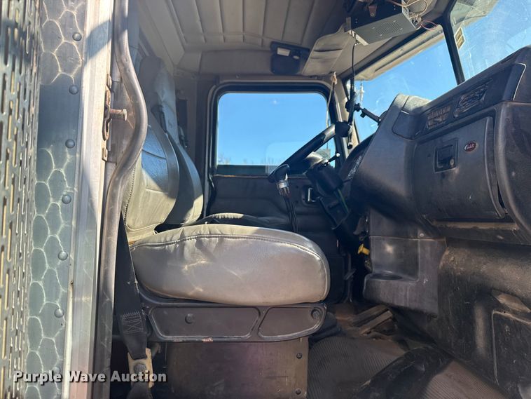 image for item DJ7937 2006 Peterbilt 378 dump truck