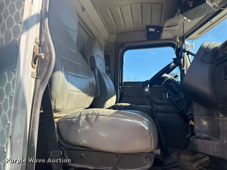 image for item DJ7937 2006 Peterbilt 378 dump truck