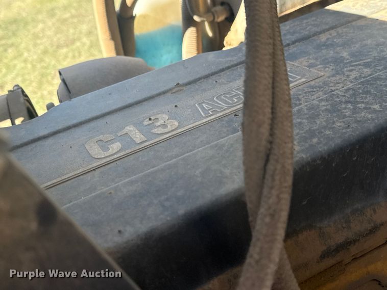 image for item DJ7937 2006 Peterbilt 378 dump truck