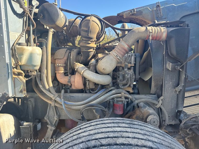 image for item DJ7937 2006 Peterbilt 378 dump truck