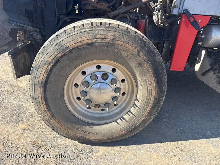 image for item DJ7937 2006 Peterbilt 378 dump truck