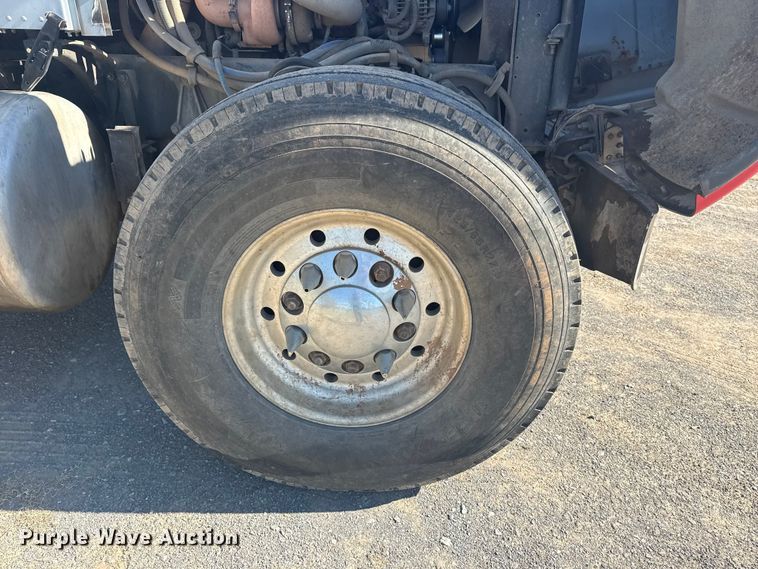 image for item DJ7937 2006 Peterbilt 378 dump truck