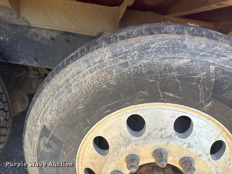 image for item DJ7937 2006 Peterbilt 378 dump truck