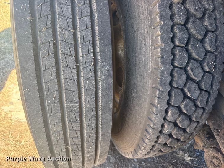 image for item DJ7937 2006 Peterbilt 378 dump truck