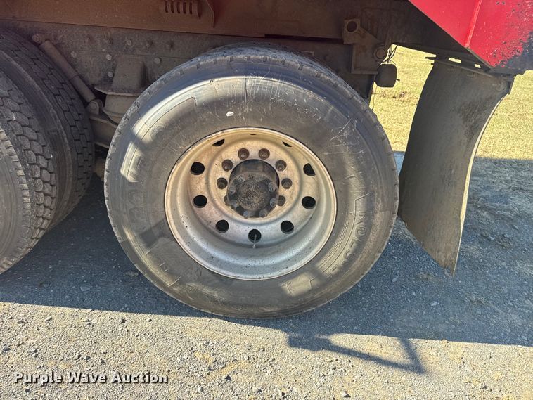 image for item DJ7937 2006 Peterbilt 378 dump truck