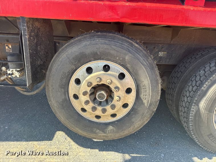 image for item DJ7937 2006 Peterbilt 378 dump truck