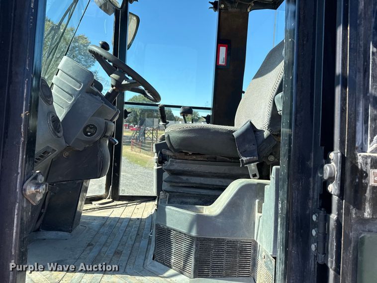 image for item DJ7938 2005 Caterpillar CS563E single drum roller