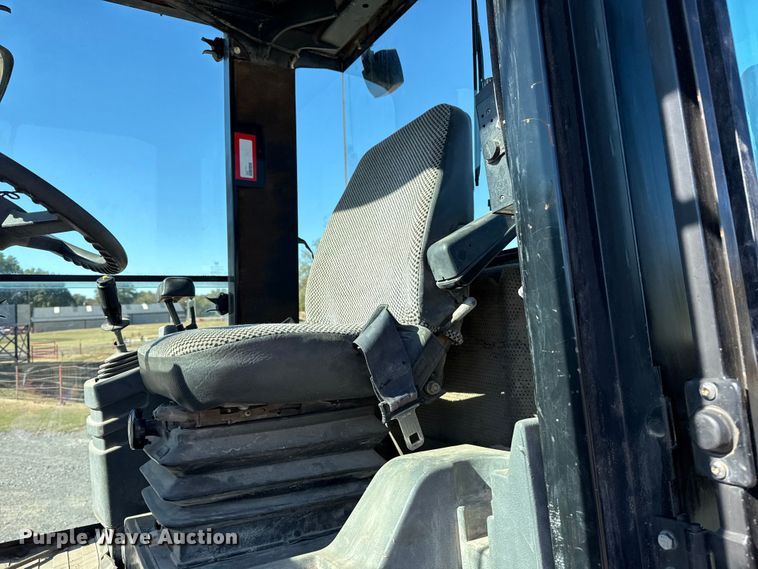 image for item DJ7938 2005 Caterpillar CS563E single drum roller