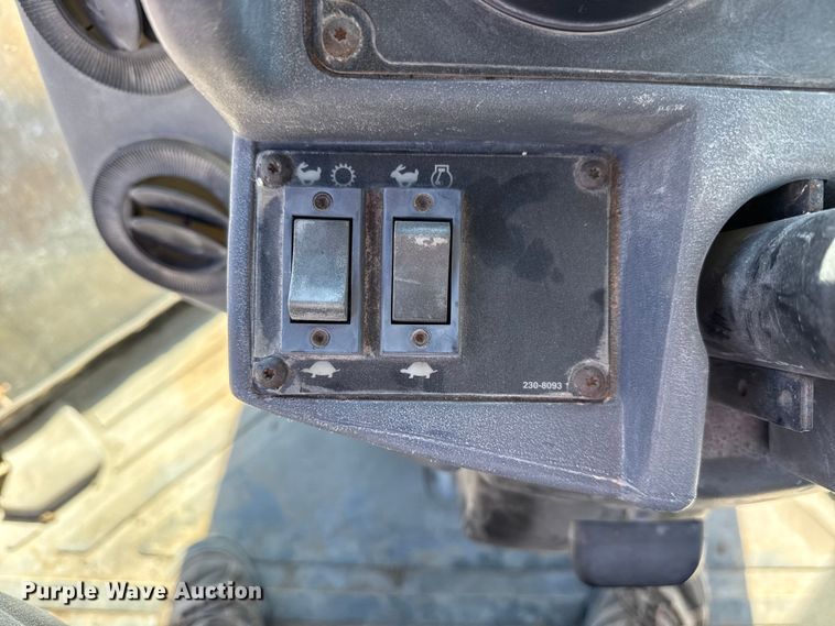 image for item DJ7938 2005 Caterpillar CS563E single drum roller