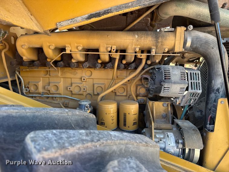 image for item DJ7938 2005 Caterpillar CS563E single drum roller