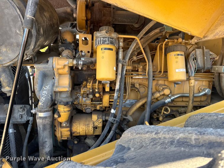 image for item DJ7938 2005 Caterpillar CS563E single drum roller