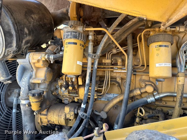 image for item DJ7938 2005 Caterpillar CS563E single drum roller