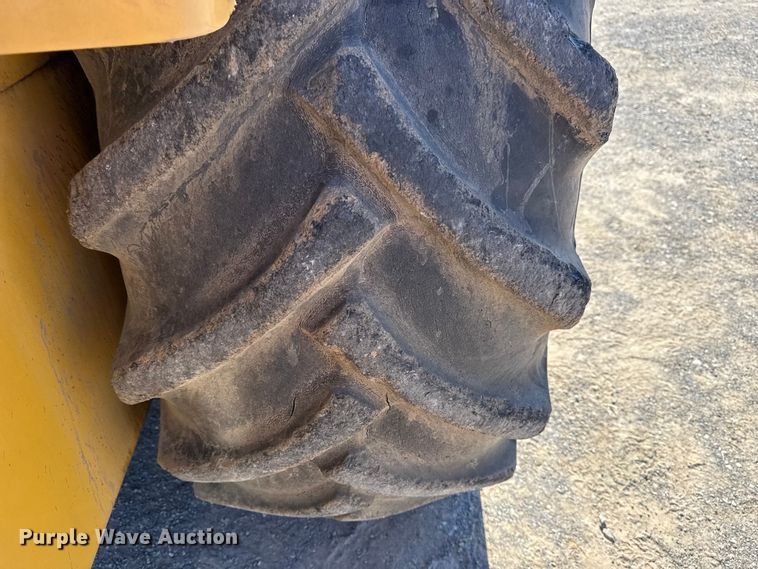 image for item DJ7938 2005 Caterpillar CS563E single drum roller