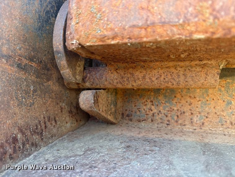 image for item DJ7940 1997 Peterbilt 357 dump truck