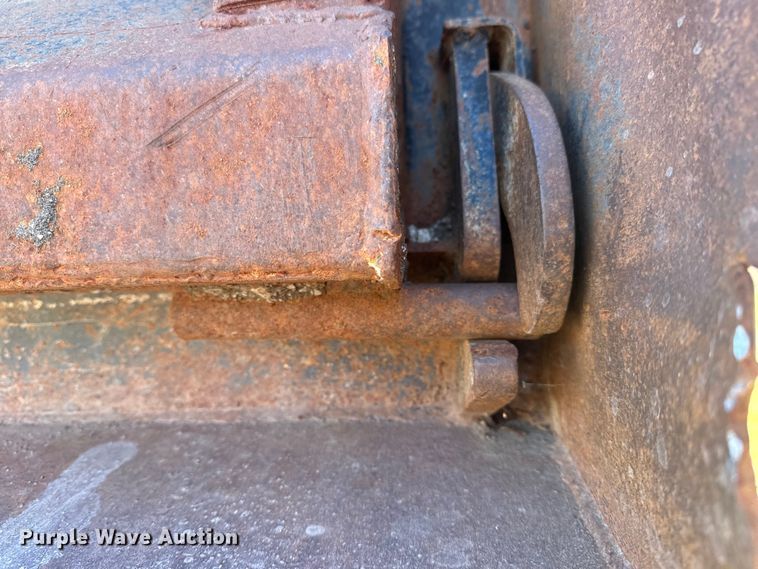 image for item DJ7940 1997 Peterbilt 357 dump truck