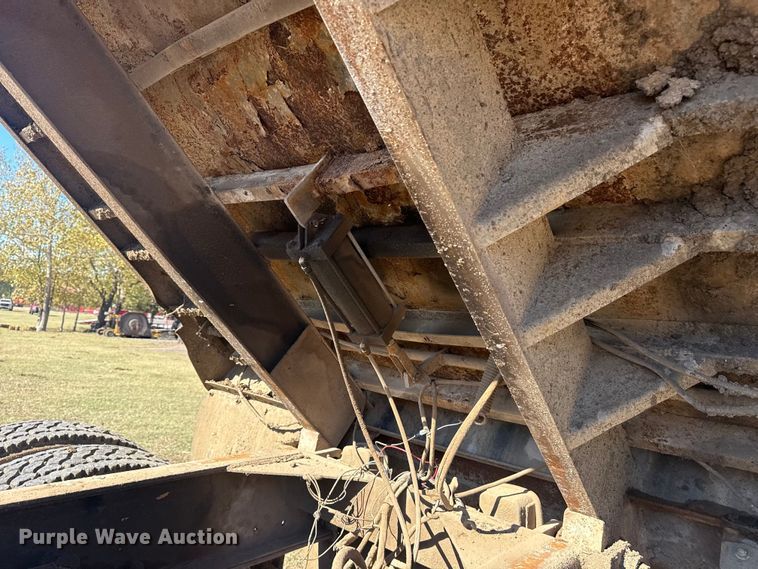 image for item DJ7940 1997 Peterbilt 357 dump truck