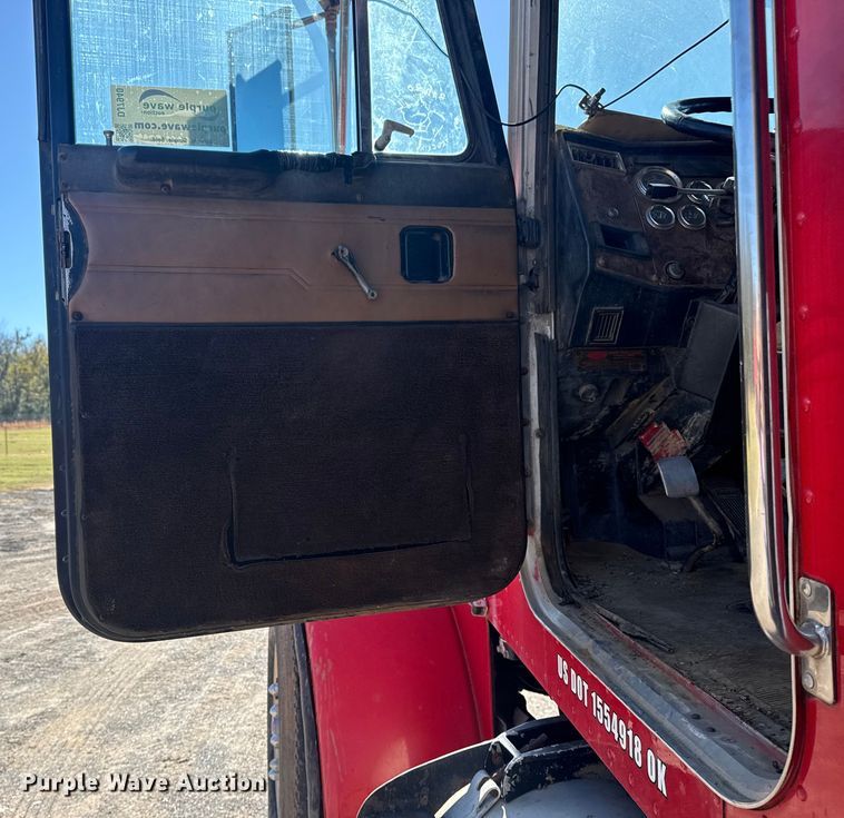 image for item DJ7940 1997 Peterbilt 357 dump truck