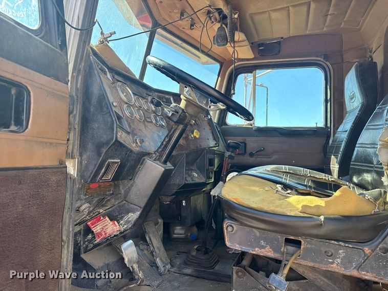 image for item DJ7940 1997 Peterbilt 357 dump truck