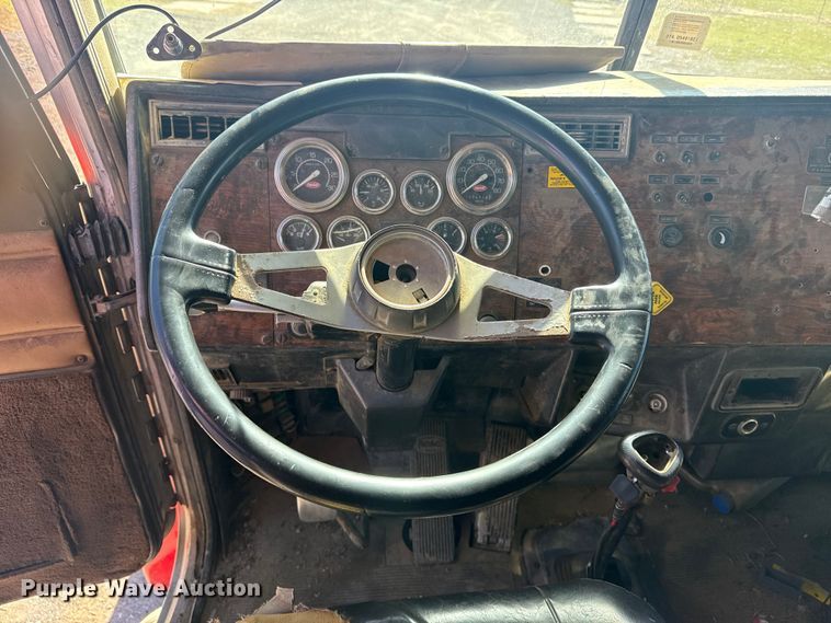 image for item DJ7940 1997 Peterbilt 357 dump truck