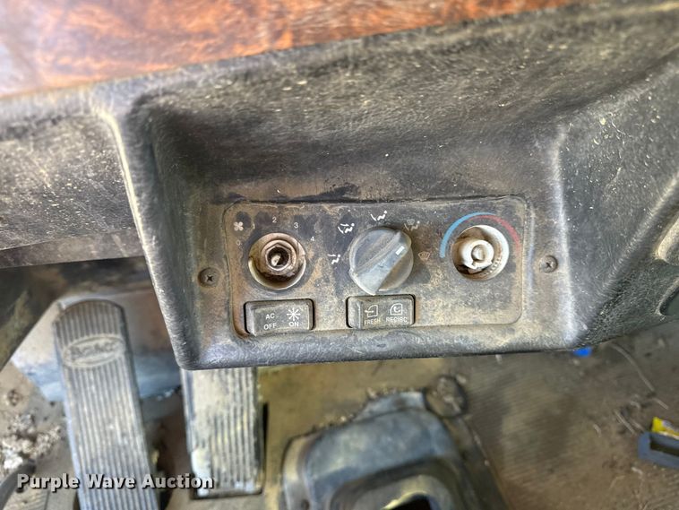 image for item DJ7940 1997 Peterbilt 357 dump truck