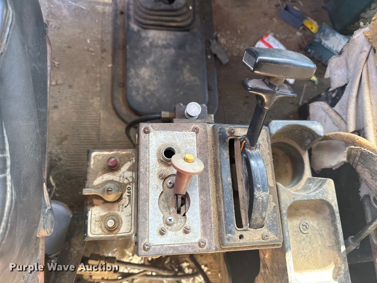 image for item DJ7940 1997 Peterbilt 357 dump truck