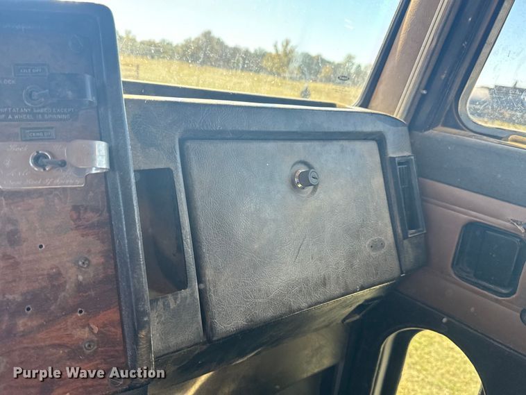 image for item DJ7940 1997 Peterbilt 357 dump truck