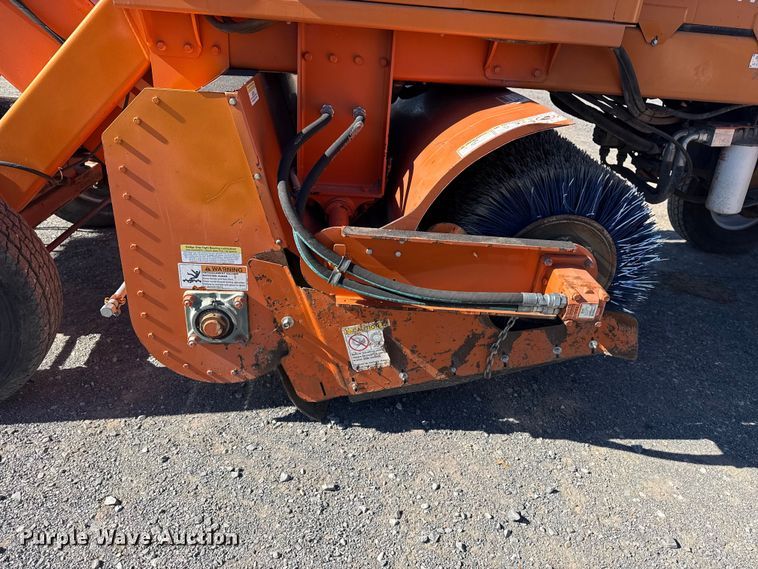 image for item DJ7941 2011 Broce Broom MK-1 broom