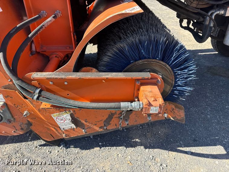 image for item DJ7941 2011 Broce Broom MK-1 broom