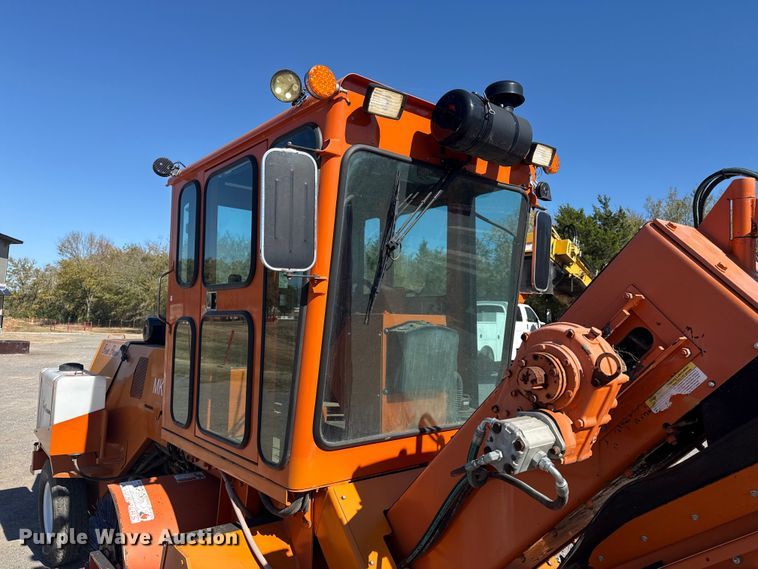 image for item DJ7941 2011 Broce Broom MK-1 broom